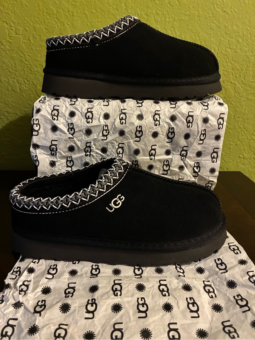 UGG Tasman women Black Suede Slip-On Clog Slippers size 8